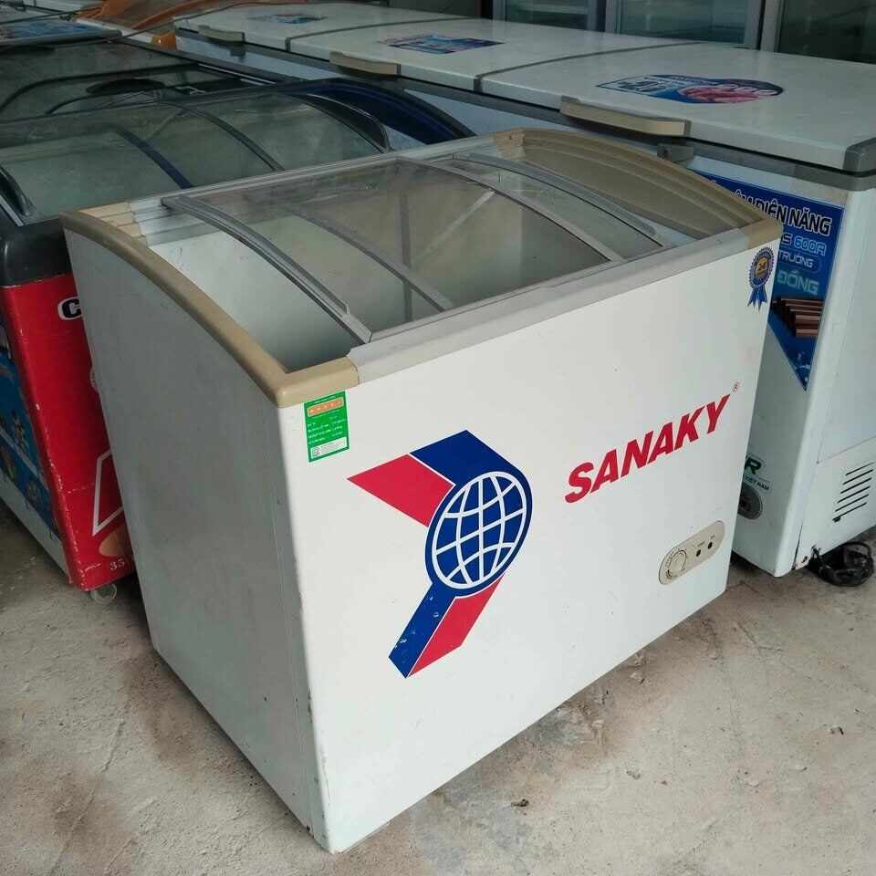 Tủ Đông Trưng Bày Kem Mặt Kính Sanaky 300l