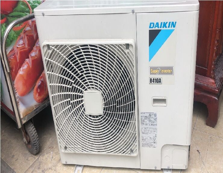 ĐIỀU HÒA DAIKIN CŨ Đơn vị thu mua điều hòa cũ tại Hà Nội rất nhiều. Tuy nhiên, hầu hết khách hàng khi có nhu cầu thanh lý điều hòa cũ luôn lựa chọn Điện lạnh Hà Nội vì những lý do sau: -Chúng tôi là trung tâm mua bán điều hòa cũ uy tín số 1 tại Hà Nội về giá cả. Vì vậy, khi cần thanh lý máy lạnh cũ, bạn chỉ cần gọi điện cho chúng tôi. Mua mọi thứ rất nhanh chóng và tiện lợi. Ngoài việc mua và vận hành máy lạnh. Chúng tôi nhận thanh lý điều hòa hư, cũ, hỏng để lấy linh kiện như quạt, tụ,… nên giá sẽ cao hơn bình thường.