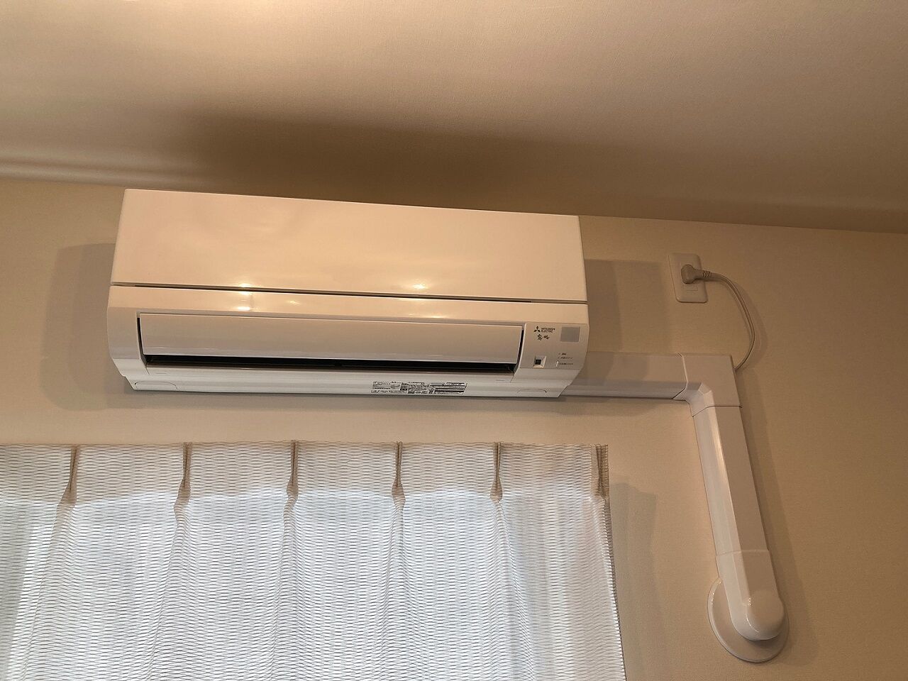 Điều hòa Mitsubishi MSZ-GE2521S (10.000BTU-17m2), cảm biến nhiệt độ sàn