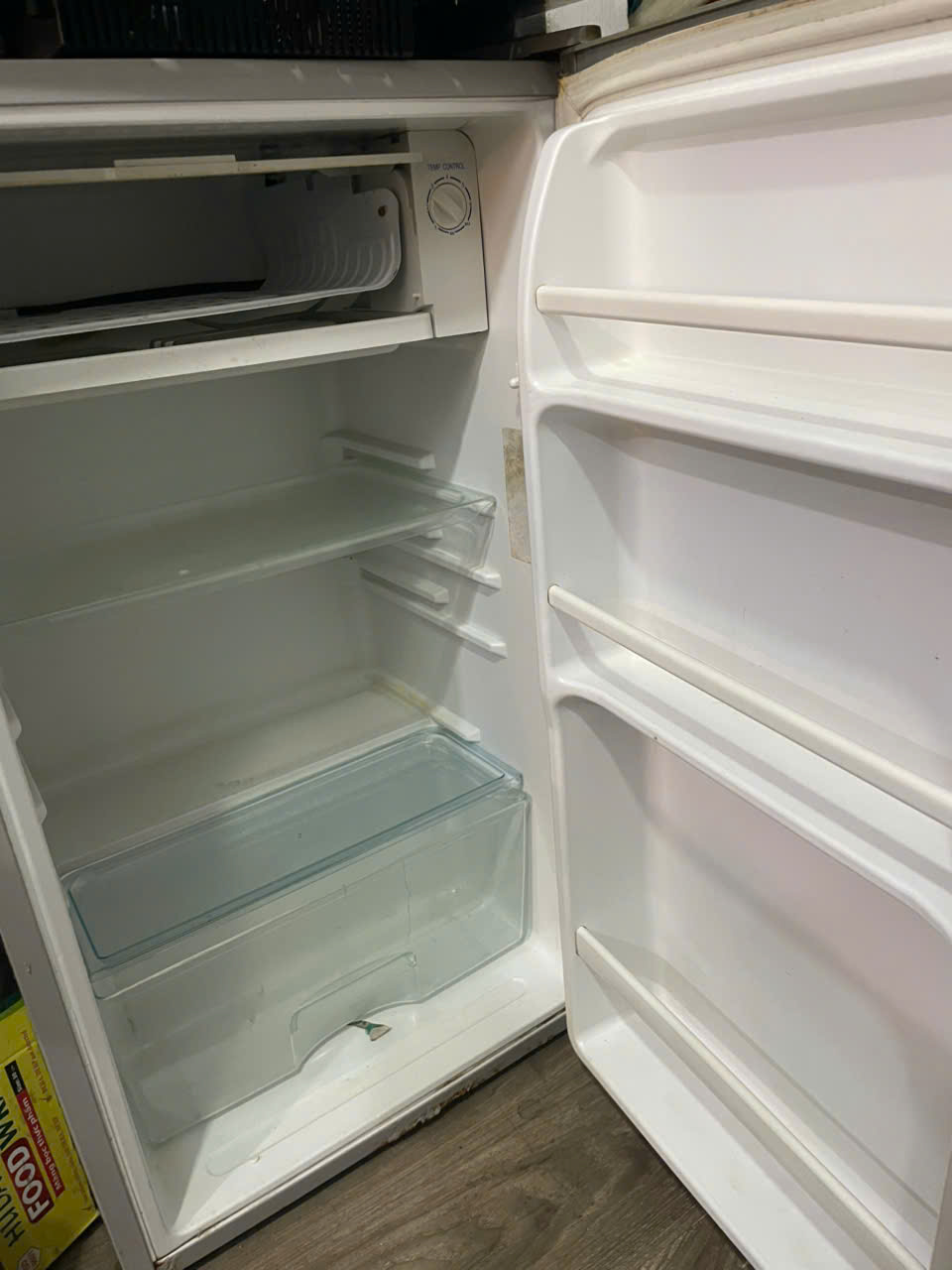 Tủ Lạnh Cũ FUNIKI 90 Lít mới 70%